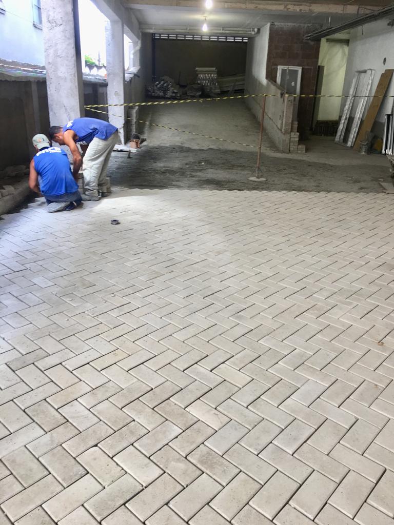 Piso intertravado Pace Pisos e Pedras